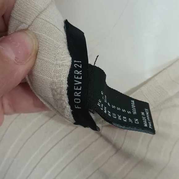 FOREVER 21 knitted trutle Neck dress - Picture 7 of 7